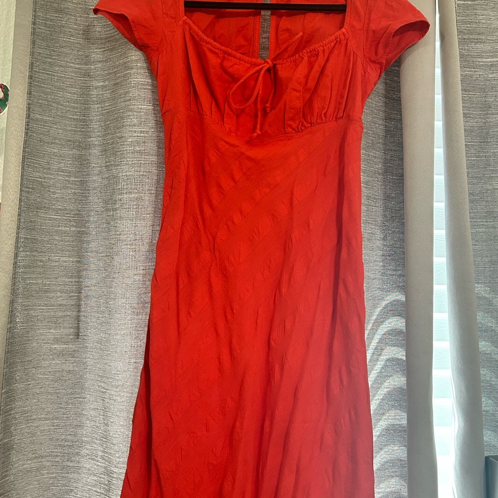 Chic Scarlet Midi Dress